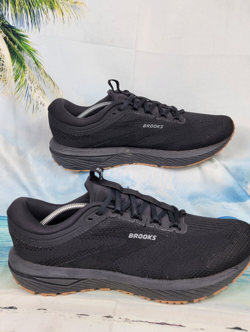 Brooks Revel 7 Black Gum Athletic Running Shoes Men’s 10 - Picture 2 of 8